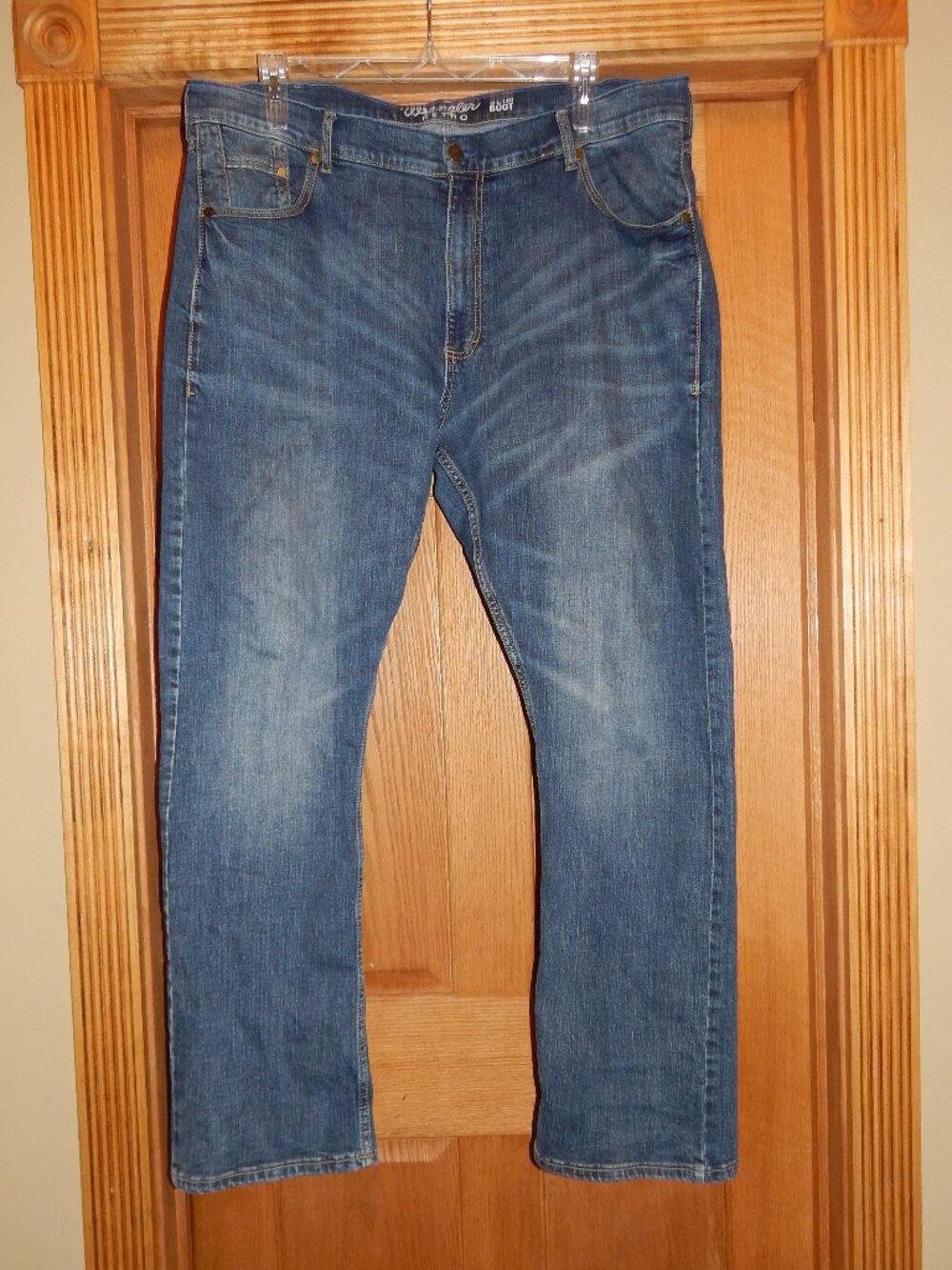 Men's Size 40x34 Wrangler Retro Slim Boot Cut Blue Denim Cowboy Jeans